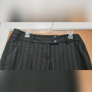 Womens Apt. 9 Black With Silver Metallic Stripes Pants.  Not Itchy.  Size 10.